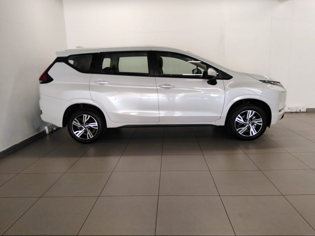 Mitsubishi Xpander Side View